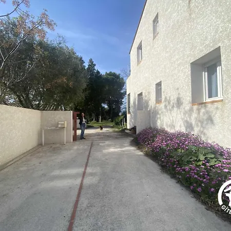 Le Cedre Du Parc De La Dame Holiday home *